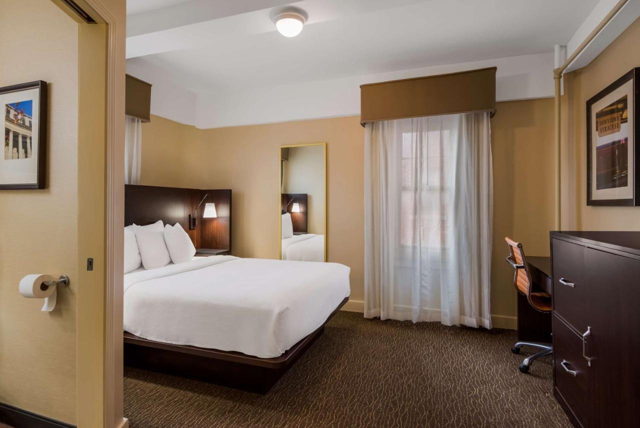 Queen Room,1362558398:JPEG